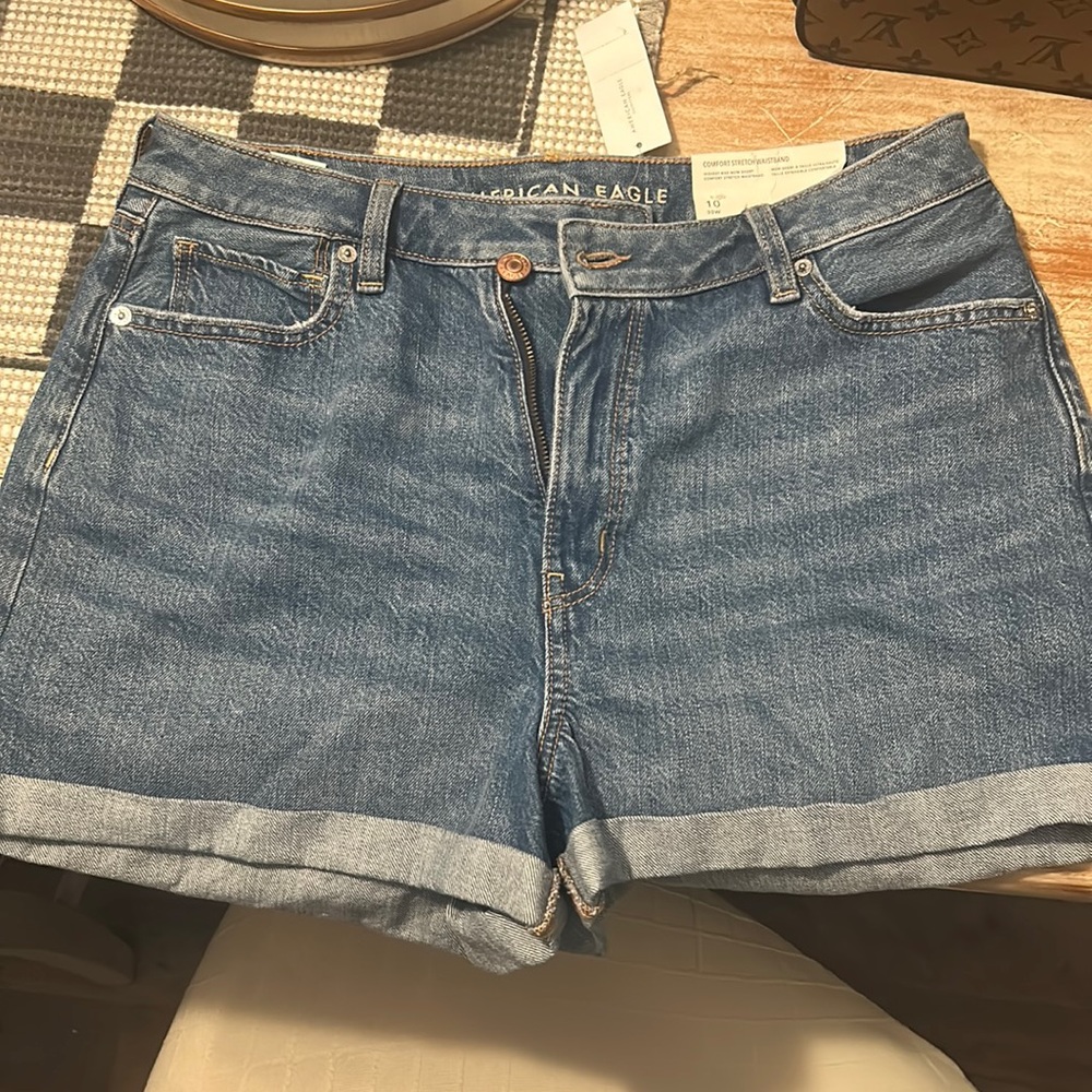 AE shorts, sz 10 NWT
